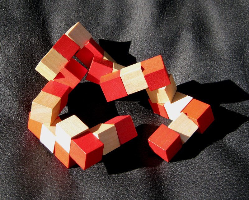 Schlangenwürfel (Klein, Rot) – Bild 2