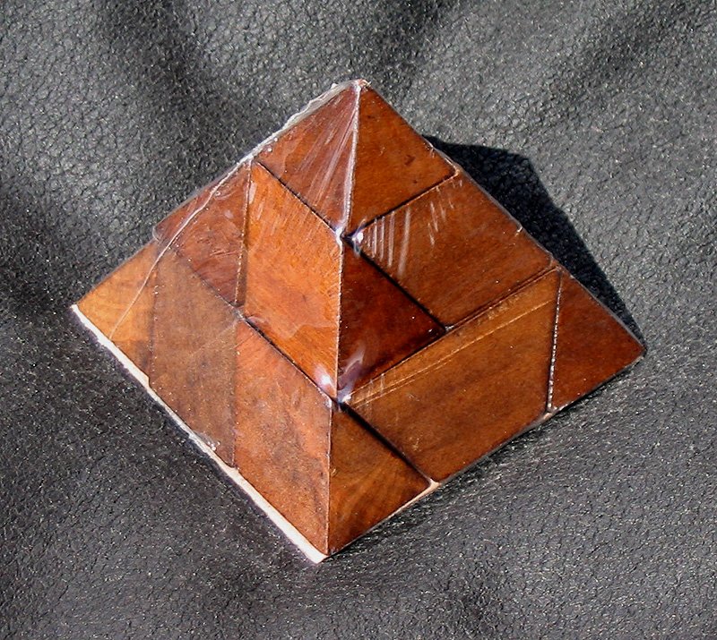 Pyramide (10-Teilig)