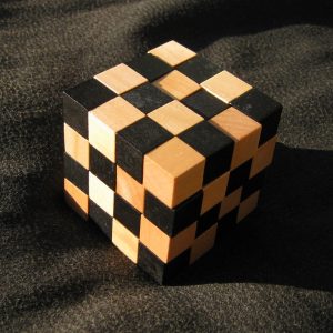 Schlangenwürfel 4x4x4
