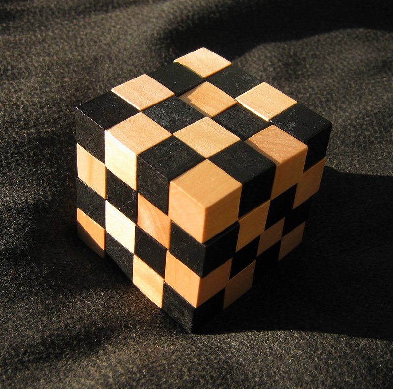 Schlangenwürfel 4x4x4