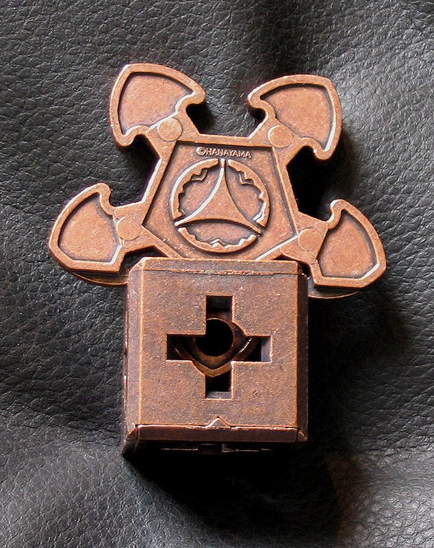 Cast Huzzle Puzzle O'Gear