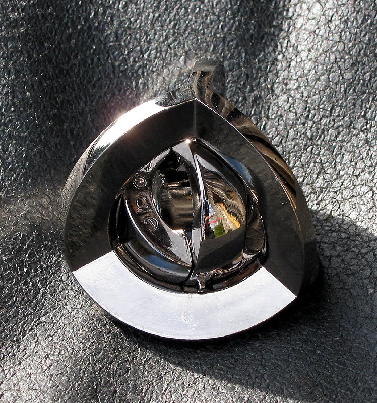 Cast Huzzle Puzzle Equa