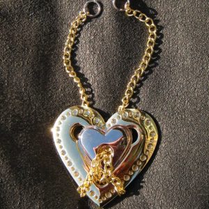 Cast Huzzle Puzzle Heart