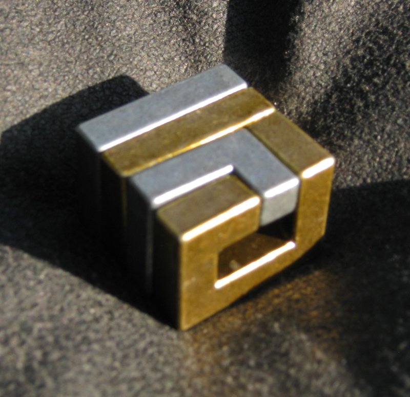 Cast Huzzle Puzzle Coil